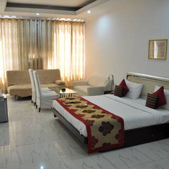 Kshitij Hotel Royale, Gurgaon 4